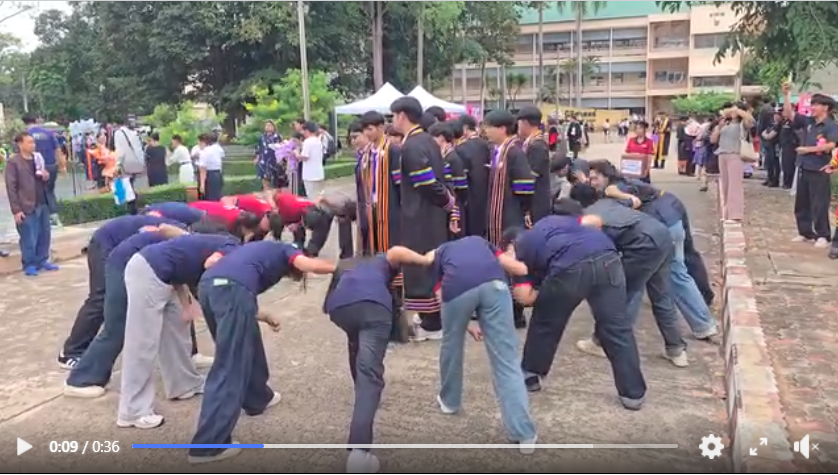 ขอแสดงความยินดีกับบัณฑิตทุกท่านในปีนึ้